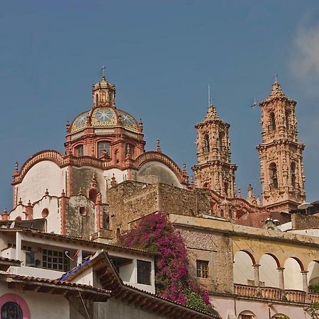 ホテル Posada Joan Sebastian タスコ・デ・アラルコン エクステリア 写真